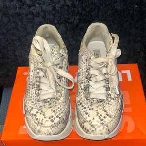 Steve Madden Leather Gray-Blue-Tan Animal Print  Platform Sneakers, Size 7